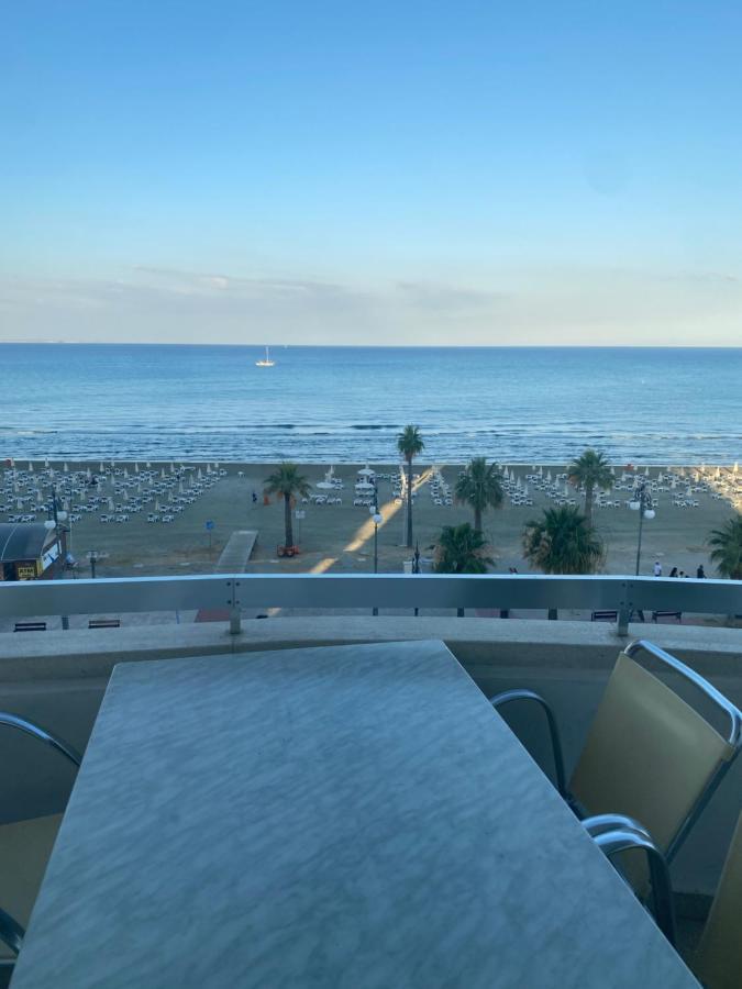 Alex Beach Apartment 31 Ларнака Екстериор снимка