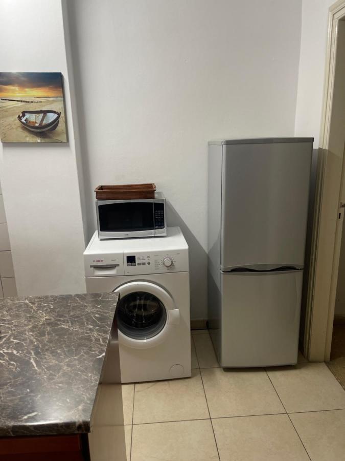 Alex Beach Apartment 31 Ларнака Екстериор снимка