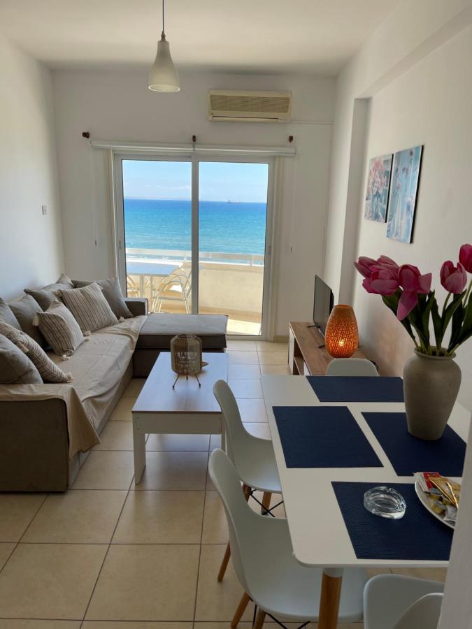 Alex Beach Apartment 31 Ларнака Екстериор снимка