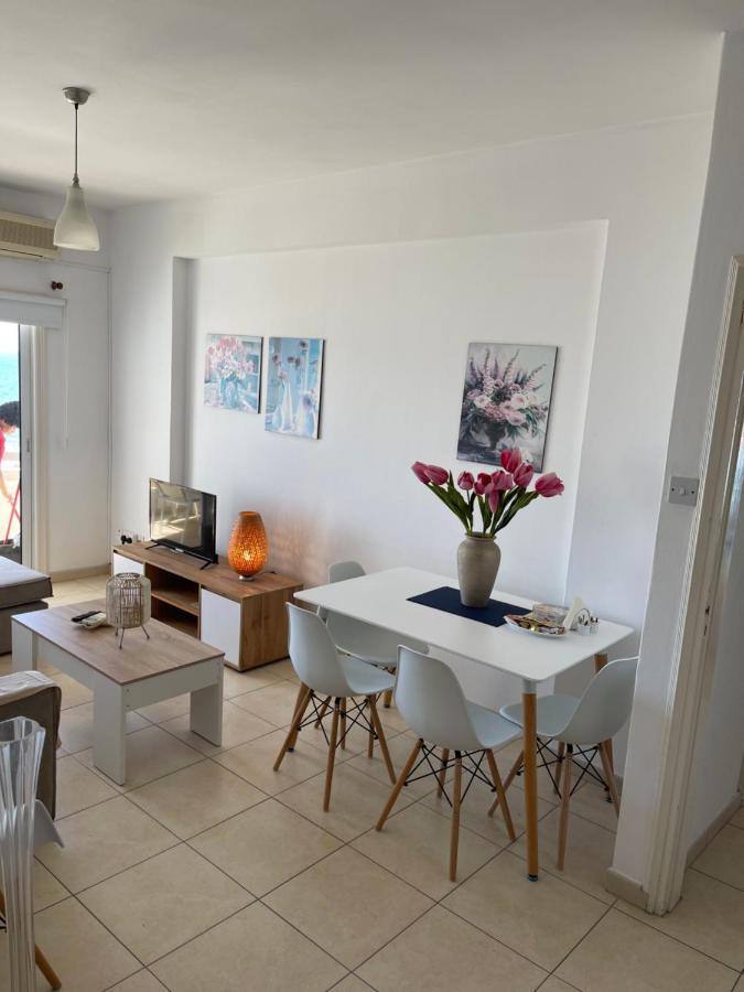 Alex Beach Apartment 31 Ларнака Екстериор снимка