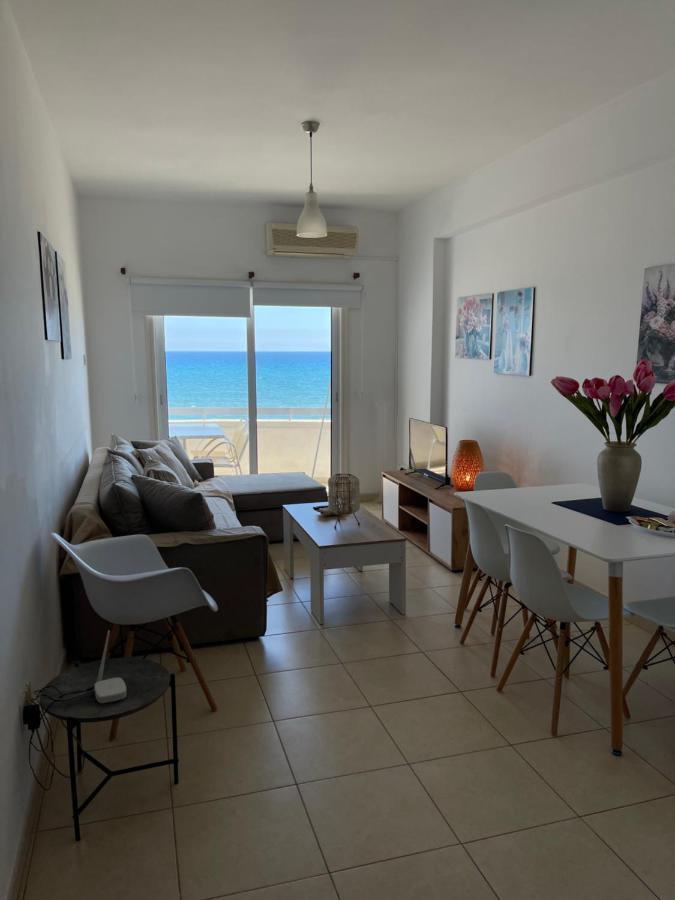 Alex Beach Apartment 31 Ларнака Екстериор снимка