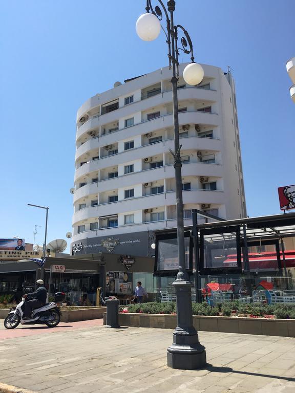 Alex Beach Apartment 31 Ларнака Екстериор снимка