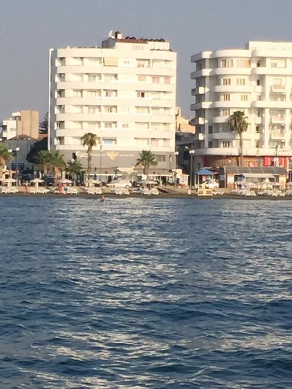 Alex Beach Apartment 31 Ларнака Екстериор снимка