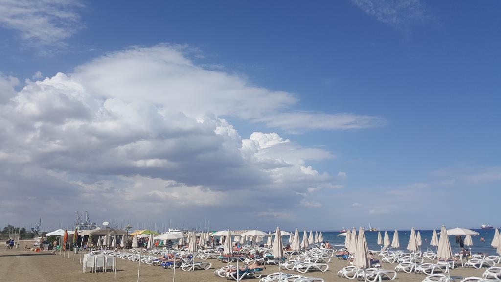 Alex Beach Apartment 31 Ларнака Екстериор снимка