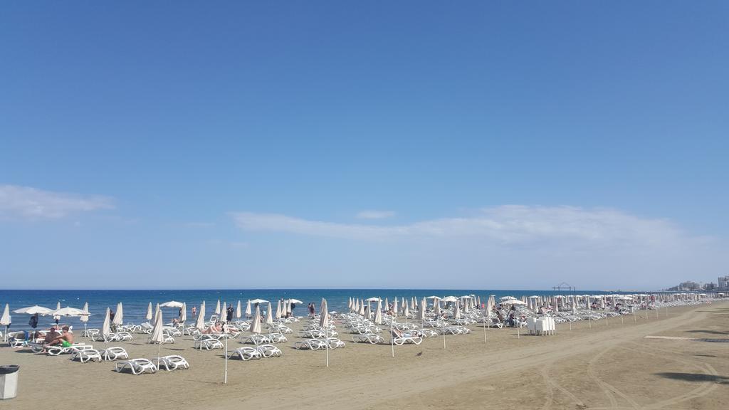 Alex Beach Apartment 31 Ларнака Екстериор снимка