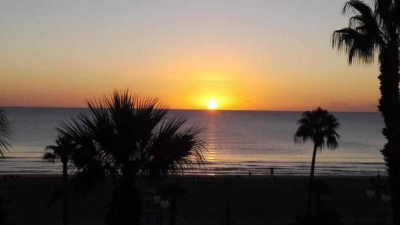 Alex Beach Apartment 31 Ларнака Екстериор снимка