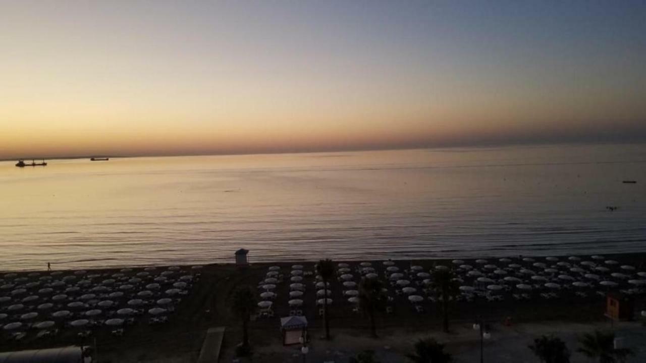 Alex Beach Apartment 31 Ларнака Екстериор снимка